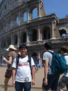 Bangun Colosseo tempat pertarungan para gladiator - Photo Oleh Postinus Gulö