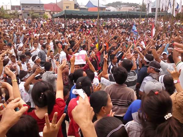 Situasi kampanye HD Sanolo di Lapangan Orurusa, Kamis (26/11/2015). —Foto: Gunawan Lizisökhi Maduwu