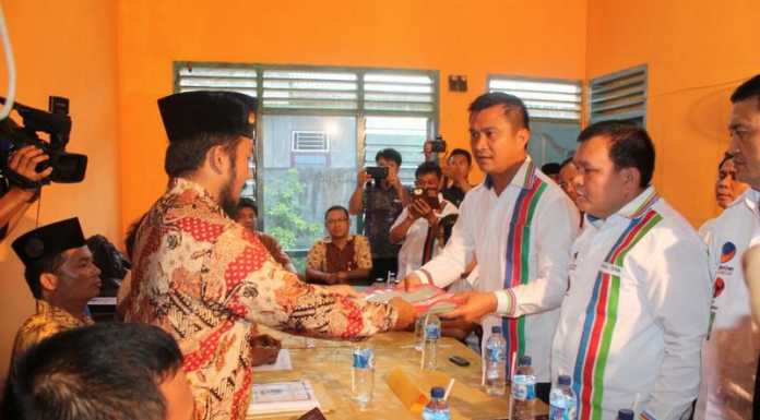 Pasangan Ideal-Siga Serahkan Berkas di KPU Nias Selatan