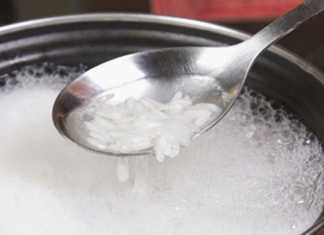 Pojok Sehat: Apakah Air Tajin Bisa Menjadi Pengganti Susu Bayi?