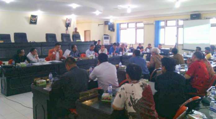 Pemkab Nias Selatan Hanya Bayari Sebagian Biaya Kuliah Mahasiswa