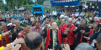 Warga Antusias Hadiri Pengukuhan Tim Fakhe di Lahömi