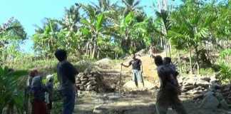 ADD/DD Tidak Disosialisasikan, Warga Bergotong Royong Bangun Jalan