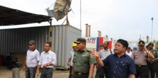 Hercules Pembawa Pembangkit Listrik dari Jakarta Mendarat di Pinangsori