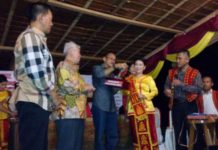 Kerajinan Tangan Bertema Sejarah Nias Selatan Diluncurkan