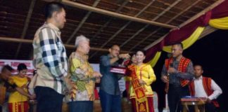 Kerajinan Tangan Bertema Sejarah Nias Selatan Diluncurkan