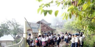 Sekolah Dipalang Warga, Siswa SMP Negeri 2 Ulu Idanötae Telantar