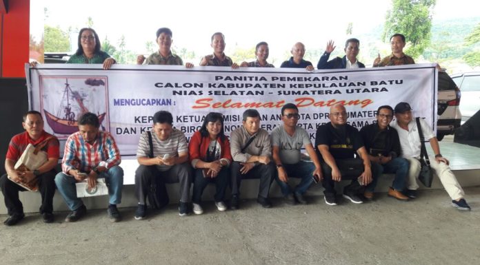 Pak Jokowi, Kepulauan Batu Layak Jadi Kabupaten