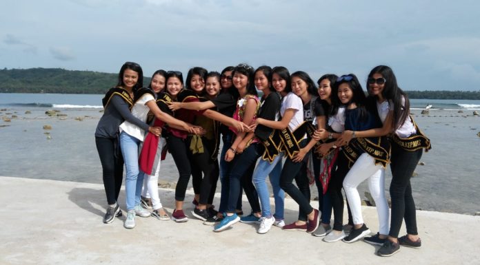 Finalis Putri Pariwisata Eksplorasi Pantai Sorake dan Desa Bawömataluo