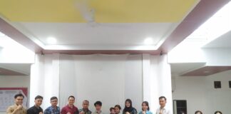 Kajari Nias Selatan Beri Bantuan Sembako Kepada Sowanolo Laia Sebagai Bentuk Perhatian