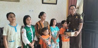 Kajari Nisel kembali Kunjungi 5 Anak Erlina Zebua Sekaligus Beri Bantuan dan Tali Kasih Serta Perhatian Khusus