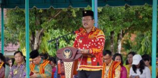Wakil Bupati Nias Selatan Pimpin Upacara Hardiknas 2023