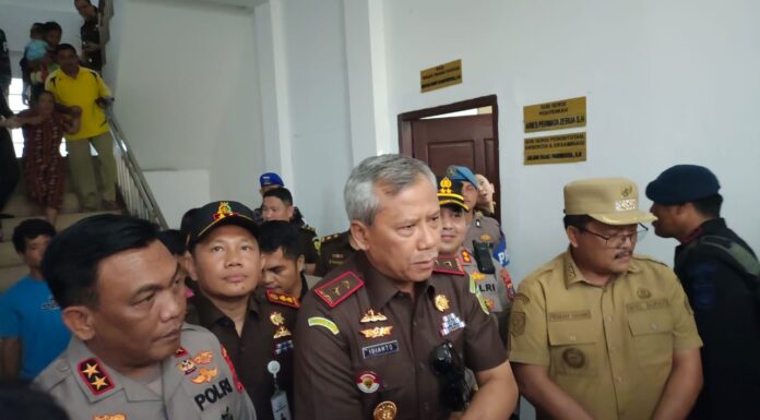 Kajati Sumut Bersama Kapolda Turun Ke Nisel Damaikan Erlina Zebua dan Sowanolo Laia