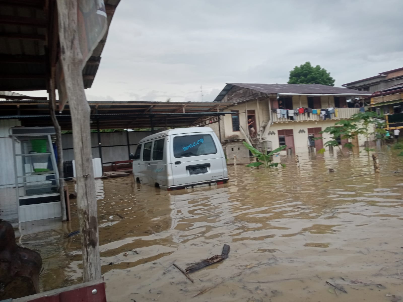 Sungai Nou Meluap, Sejumlah Rumah Warga Pasar Beringin Gunungsitoli Terendam Banjir