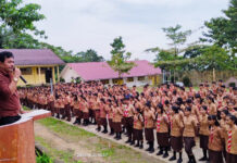 Bupati Nias Barat Khenoki Waruwu Kunjungan di SMA Negeri 1 Mandrehe